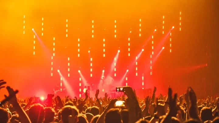 8 Things You Should Never Do At A Party, Ever