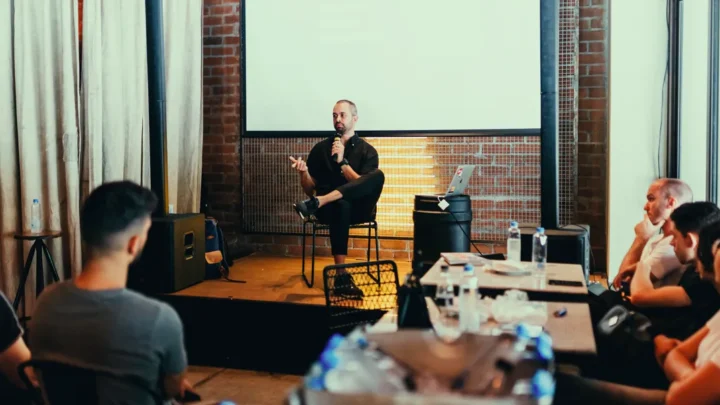 how to talk confidently in public: 9 Tips for Public Speaking